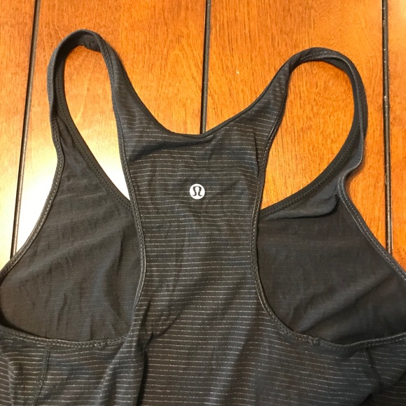 Size 6 Lululemon tank - Picture 2 of 3